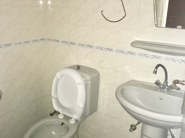 GIRNE KARAOGLANOGLU, PRIVATER GARTEN, SEHR GERÄUMIGES 3-SCHLAFZIMMER, GAU, IN DER NÄHE VON ÜBERALL TEL: 0542 8671000 ** 