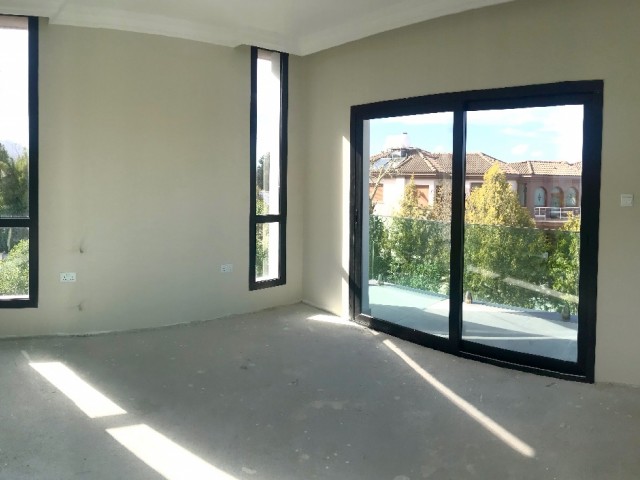 GIRNE CATALKOY , NEW VILLA WITH DETACHED POOL ,MODERN ARCHITECT , CLOSE TO EVERYWHERE , 4 BEDROOMS , 280 M2 , TEL : 0542 8671000 ** 