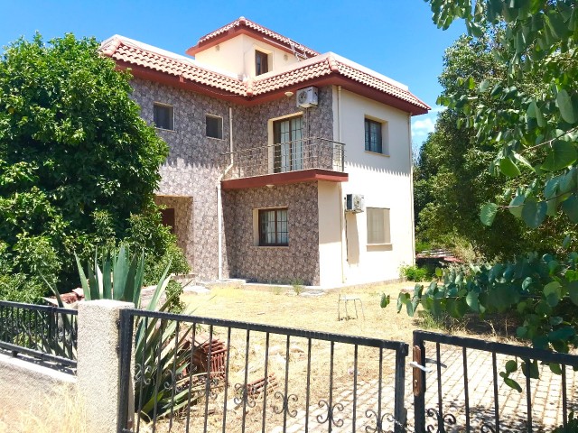 GIRNE KARAOGLANOGLU , MUSTAKIL VILLA  250 M2, GAU YOLUNDA , ANAYOLDA , TICARI OLMAYA ELVERISLI , 700 M2 ARSA