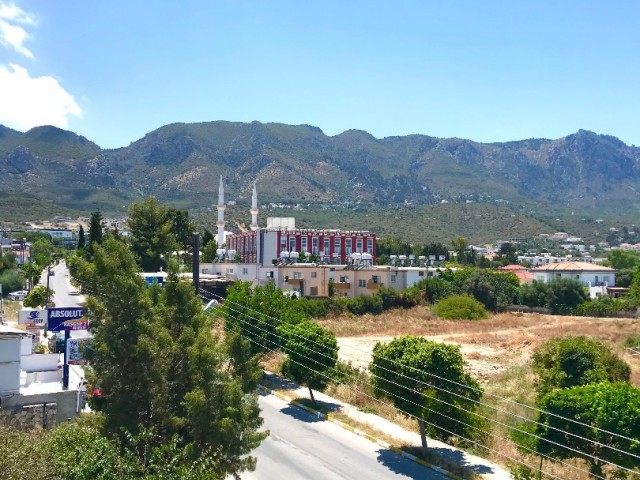 GIRNE KARAOGLANOGLU , MUSTAKIL VILLA 250 M2, ON THE GAU ROAD, ON THE HIGHWAY, SUITABLE FOR DECOMMISSIONING, 700 M2 PLOT ** 