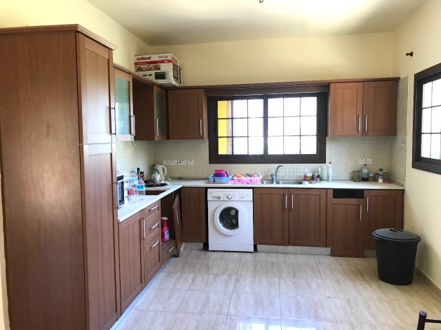 GIRNE KARAOGLANOGLU , MUSTAKIL VILLA  250 M2, GAU YOLUNDA , ANAYOLDA , TICARI OLMAYA ELVERISLI , 700 M2 ARSA