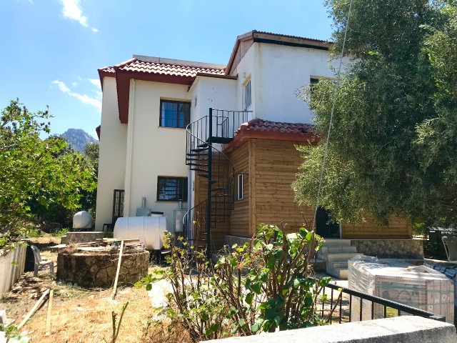 GIRNE KARAOGLANOGLU , MUSTAKIL VILLA  250 M2, GAU YOLUNDA , ANAYOLDA , TICARI OLMAYA ELVERISLI , 700 M2 ARSA