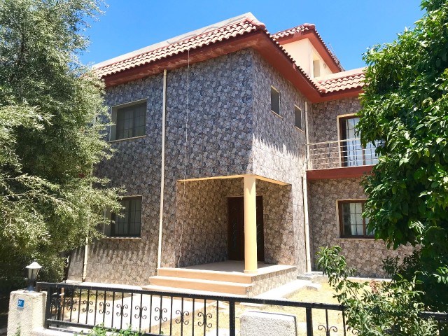 GIRNE KARAOGLANOGLU , MUSTAKIL VILLA  250 M2, GAU YOLUNDA , ANAYOLDA , TICARI OLMAYA ELVERISLI , 700 M2 ARSA