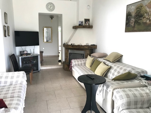 GIRNE CATALKOYDE, MUSTAKIL BUNGALOW LLOGARA HAUS , 3 SCHLAFZIMMER, 1 SCHLAFZIMMER MISAFIR HAUS, GROßES GRUNDSTÜCK , ZUSÄTZLICHE TAUSEND ** 