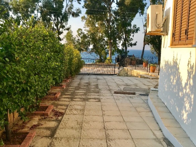 GIRNE-LAPTA , MUSTAKIL VILLA BY THE SEA , 6 BEDROOMS , WITH POOL , WITH VIEW TEL : 0542 867 1000 ONER ** 