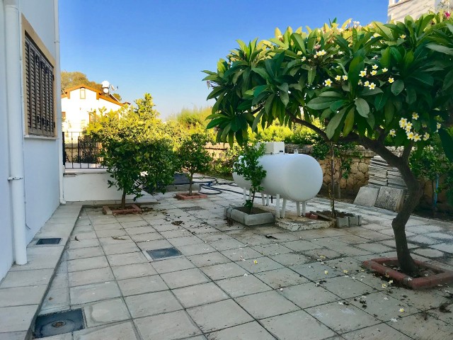 GIRNE-LAPTA , DENIZ KENARINDA MUSTAKIL VILLA , 6 YATAK ODALI , HAVUZLU ,MANZARALI TEL : 0542 867 1000 ONER