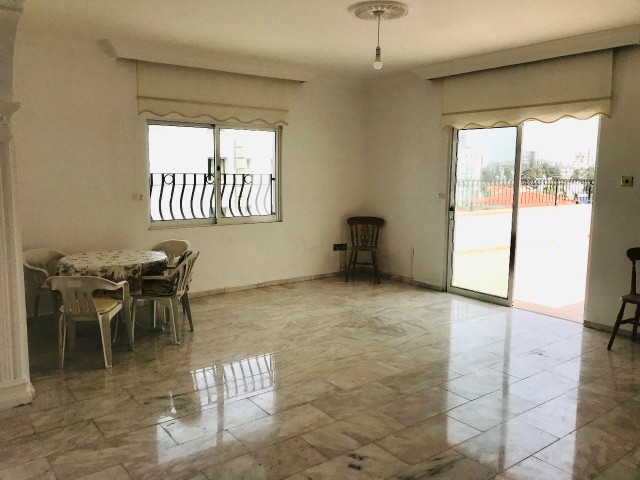 GIRNE CENTRAL , 185M2 PENTHOUSE , 50M2 TERRACE , SUPER LOCATION, CLEAN AND WELL MAINTAINED TEL: 05428671000 ** 