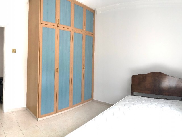 GIRNE CENTRAL , 185M2 PENTHOUSE , 50M2 TERRACE , SUPER LOCATION, CLEAN AND WELL MAINTAINED TEL: 05428671000 ** 