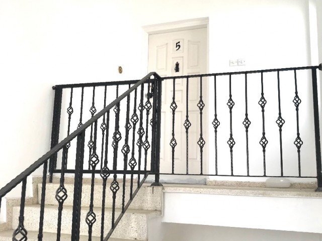 GIRNE CENTRAL , 185M2 PENTHOUSE , 50M2 TERRACE , SUPER LOCATION, CLEAN AND WELL MAINTAINED TEL: 05428671000 ** 