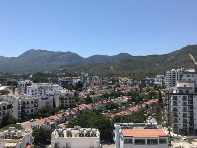 HERRLICHE 1+1 ;2+1 APARTMENTS, PENTHÄUSER UND VILLEN ZUR TÄGLICHEN MIETE IM ZENTRUM VON KYRENIA ** 