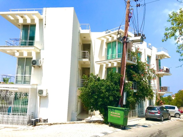 GIRNE ALSANCAK, 1 SCHLAFZIMMER LANDHAUS DAIRE, BALKON, MÖBLIERT, AUSSICHT, PRIVATE TERRASSE, SAUBER UND GEPFLEGT ** 