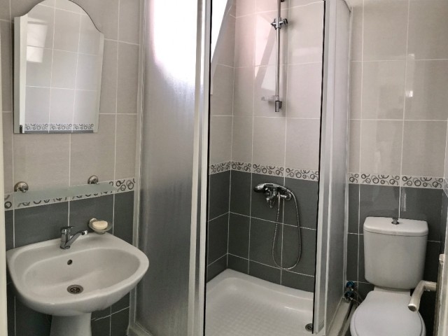 GIRNE ALSANCAK, 1 SCHLAFZIMMER LANDHAUS DAIRE, BALKON, MÖBLIERT, AUSSICHT, PRIVATE TERRASSE, SAUBER UND GEPFLEGT ** 