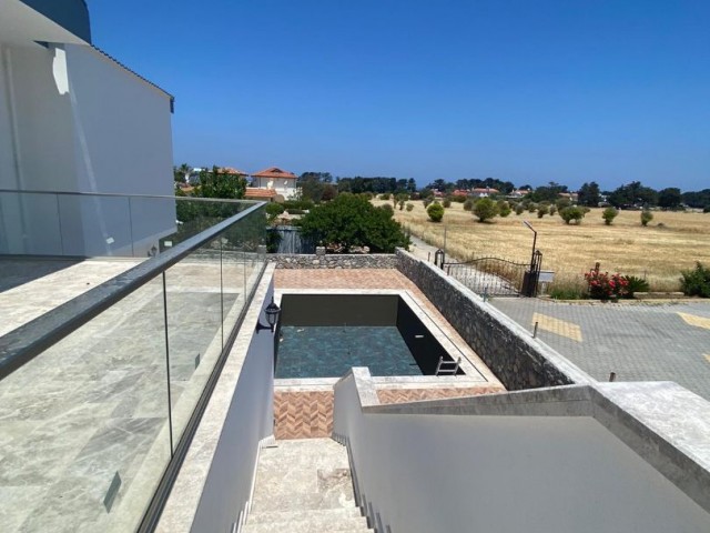 3 + 1 MODERNE LUXUSVILLA ZUR MIETE IN KYRENIA KARSIYAKADA ** 