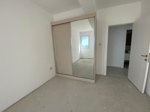 3+1 NEUE WOHNUNG ZUM VERKAUF IM ZENTRUM VON KYRENIA ** 