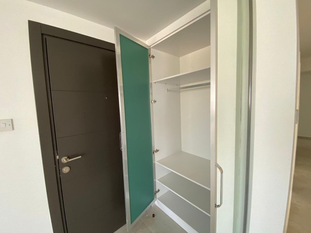 3+1 NEUE WOHNUNG ZUM VERKAUF IM ZENTRUM VON KYRENIA ** 