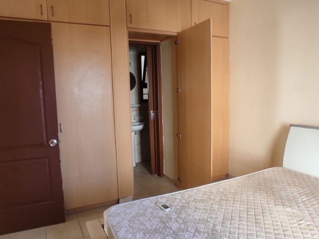 3+1 Wohnung zur jährlichen Miete im Zentrum von Kyrenia ** 