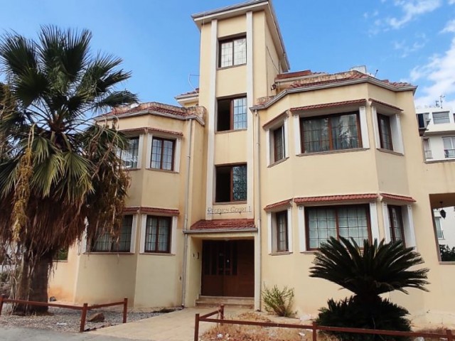 3+1 Wohnung zur jährlichen Miete im Zentrum von Kyrenia ** 