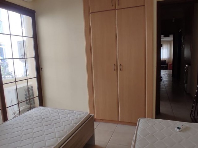 3+1 Wohnung zur jährlichen Miete im Zentrum von Kyrenia ** 