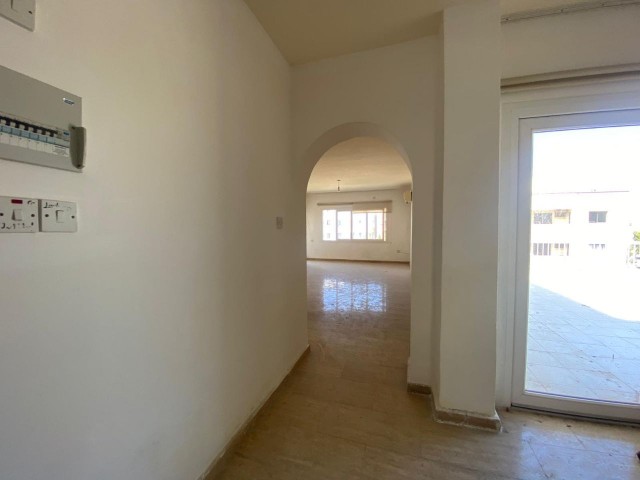 Penthouse zum Verkauf in Kyrenia Zentrum ** 