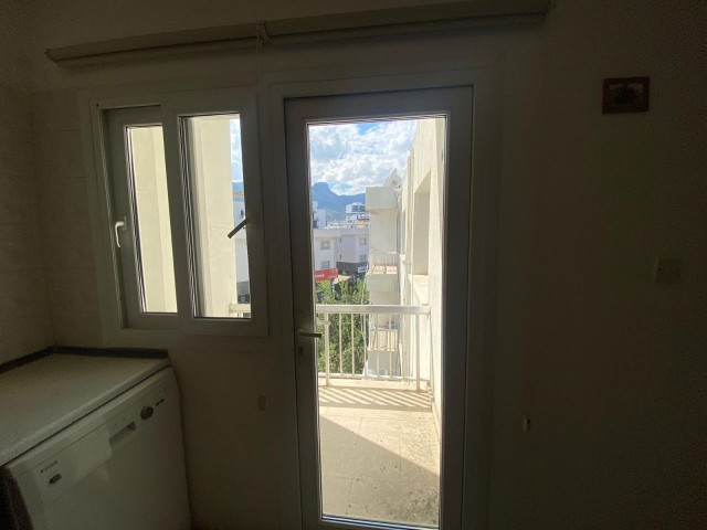 Penthouse zum Verkauf in Kyrenia Zentrum ** 