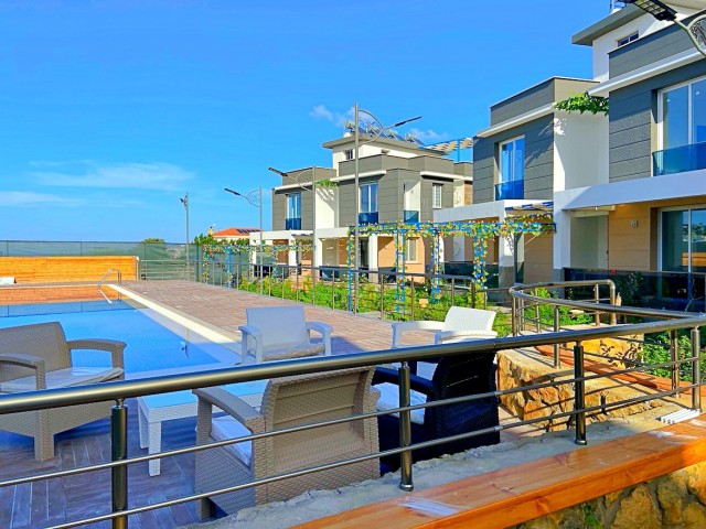 2+1 apartment in a complex with a swimming pool by the sea 