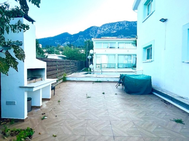 GIRNE LAPTA ,FIYAT DUSTU !!!!! 150000 GBP !!! 3 BUNGALOW  HAVUZLU SADECE 150000 GBP, DENIZ VE DAG MANZARALI  