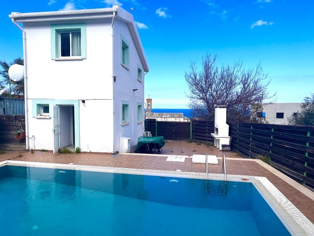 GIRNE LAPTA ,FIYAT DUSTU !!!!! 150000 GBP !!! 3 BUNGALOW  HAVUZLU SADECE 150000 GBP, DENIZ VE DAG MANZARALI  