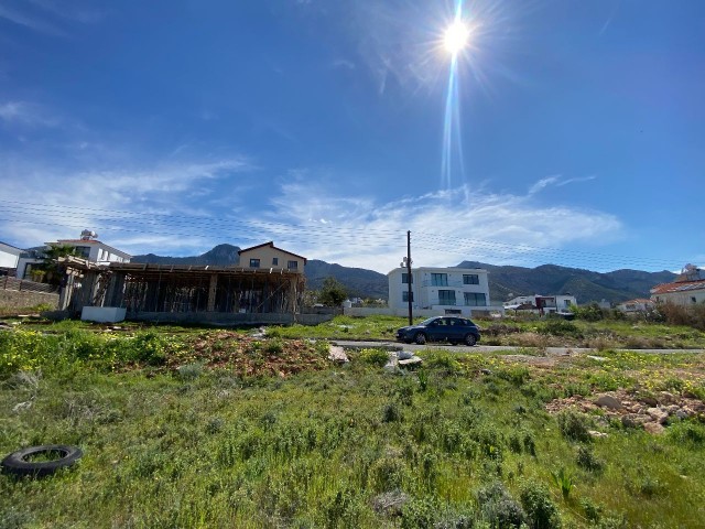 Land zu verkaufen in Catalkoy mit Meer- und Bergblick