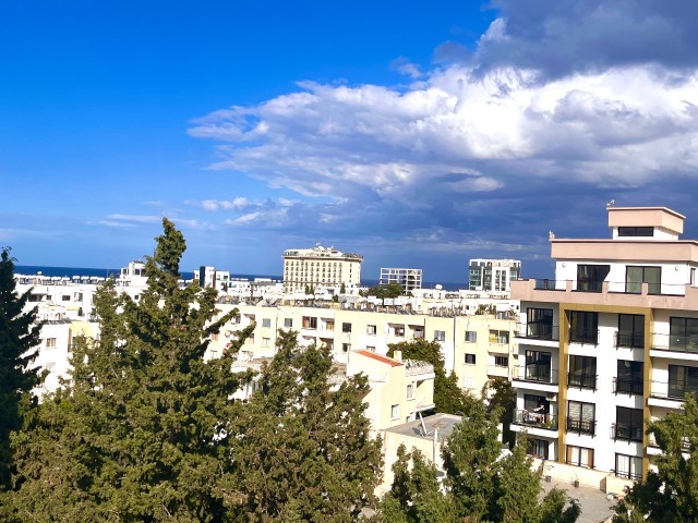 GIRNE MERKEZ , YENI BITMIS PENTHOUSE DAIRE , 2+1 , MANZARALI , SOMINE , BEYAZ ESYALI