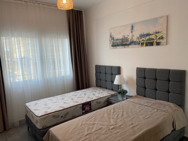 2+1 GİRNE MERKEZDE SATILIK DAİRE