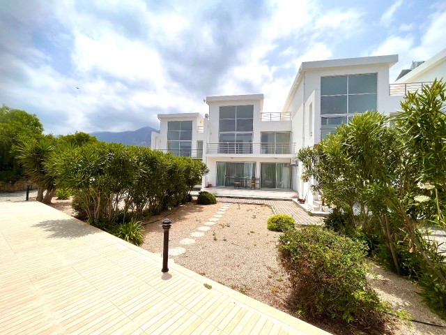 GIRNE LAPTA , BY THE SEA , BEAUTIFUL CONTEMPORARY  PENTHOUSE APARTMENT , GREAT VIEWS , VERY SPECIOUS , HUGE TERRACE AND BALCONY