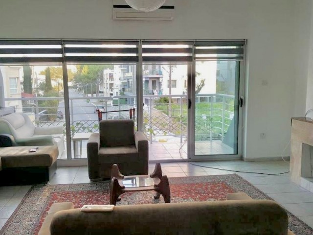 Flat To Rent in Yukarı Girne, Kyrenia