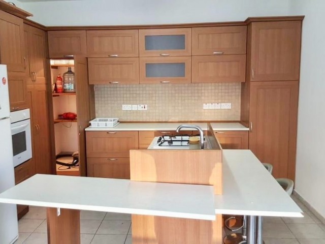 Flat To Rent in Yukarı Girne, Kyrenia