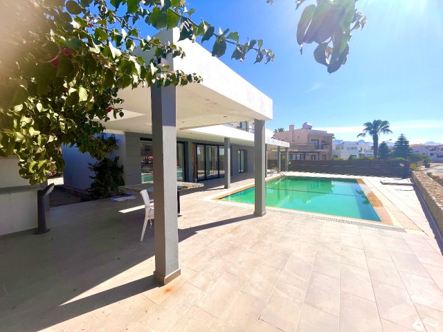 KYRENIA ESENTEPE, MODERNE VILLA, MEERSEITE, PRIVATER POOL, 3 SCHLAFZIMMER, MEER- UND BERGBLICK, TERRASSE, GARAGE