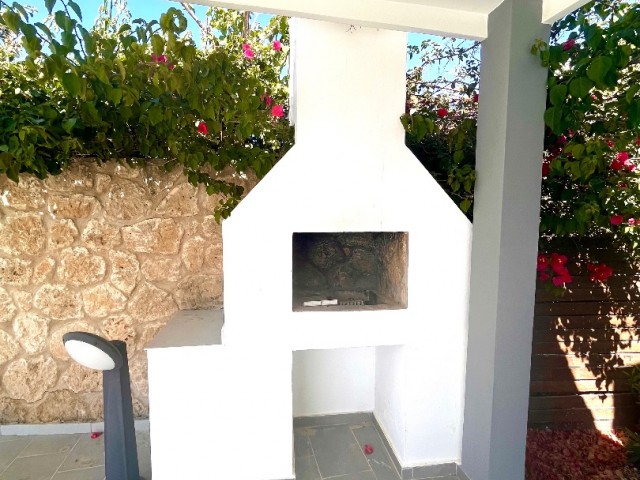 GIRNE ESENTEPE , MODERN VILLA , DENIZ KENARI , OZEL HAVUZ , 3 YATAK ODALI , DENIZ VE DAG MANZARALI , TERAS , GARAJ