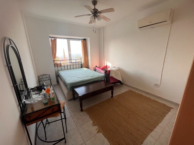 GIRNE CATALKOY , SUPER DENIZ VE DAG MANZARALI , HAVUZLU SITE , GENIS 2+1 DAIRE , BALKON 