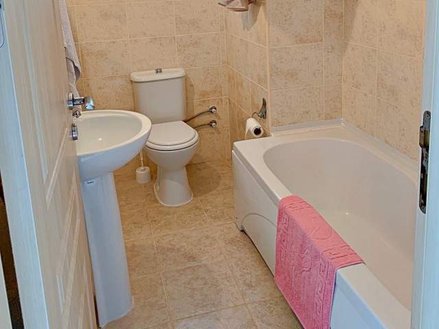 2-room apartment on the floor in the complex "Aphrodite" on the seafront in Gaziveren.