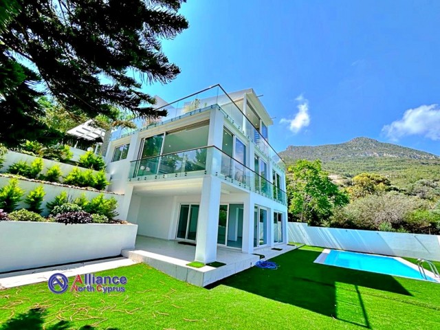 Luxury villa 5+1  in the most popular area of Girne