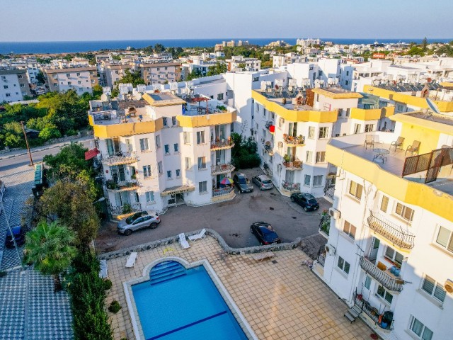 GIRNE, ALSANCAK – GEMÜTLICHE 3+1 WOHNUNG IN TOLLER LAGE MIT POOL