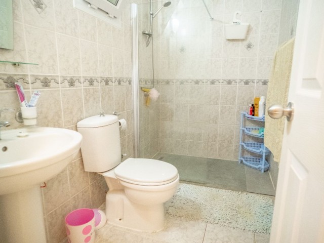 GIRNE, ALSANCAK - HOMELY 3+1 APARTMENT IN A GREAT LOCATION WITH POOL