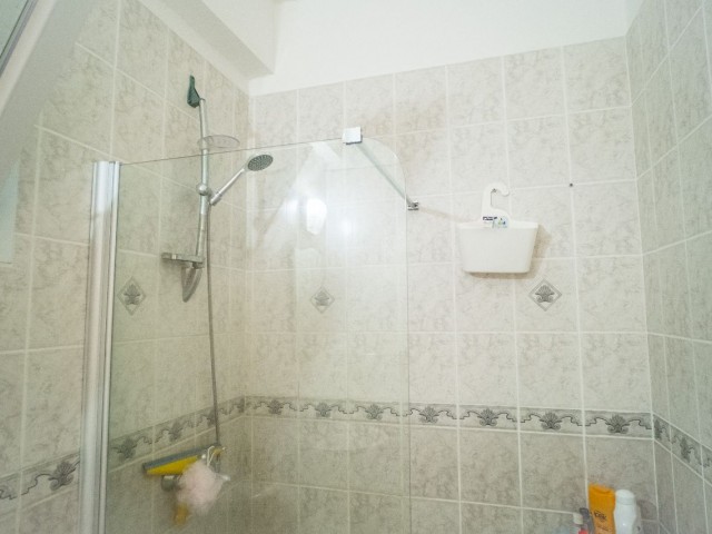 GIRNE, ALSANCAK - HOMELY 3+1 APARTMENT IN A GREAT LOCATION WITH POOL