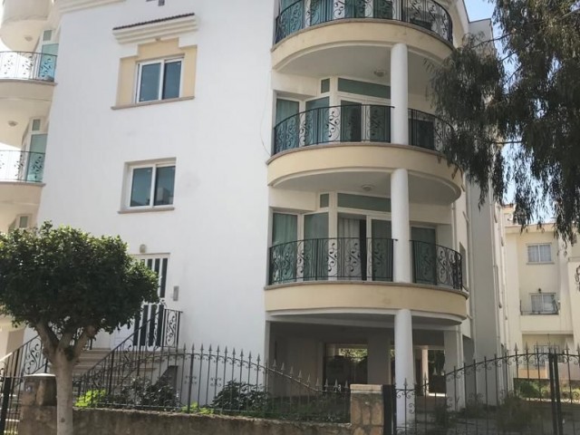 COMPLETE BUILDING IN UPPER KYRENIA, WALKING DISTANCE TO THE SEA, FOR SALE