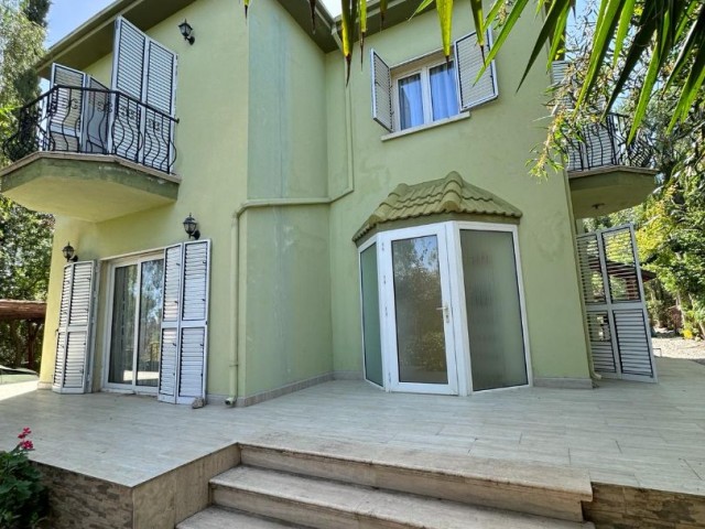 Green Paradise! Perfect 3+1 Villa With A Pool For Sale In Edremit