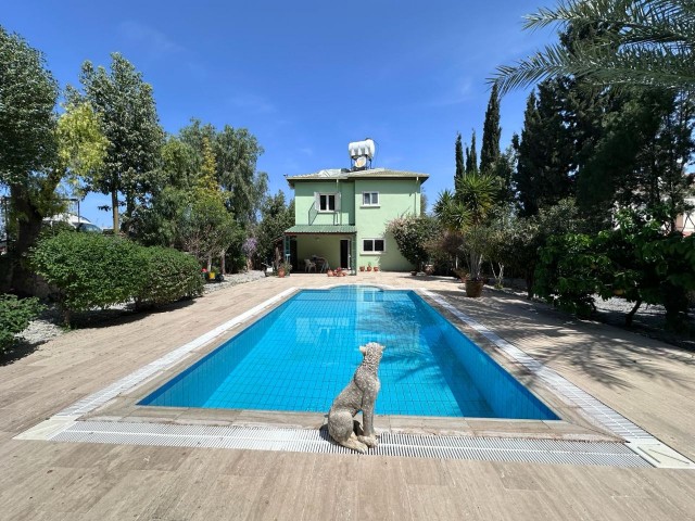 GRÜNER HIMMEL! PERFEKTE 3+1 VILLA MIT POOL IN EDREMIT ZU VERKAUFEN