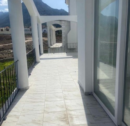 Şok fiyata 6+2 villa , Karşıyaka'da