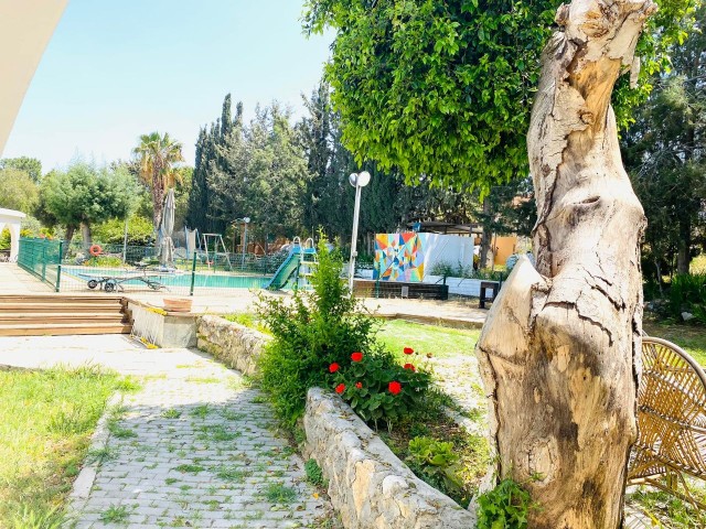 In Kyrenia Doganköy ist auch ein Haus mit Blick auf das Meer in den Bergen zu vermieten ** 