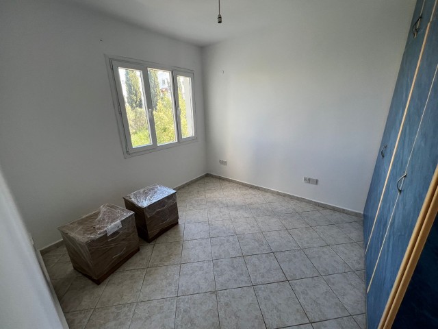 3+1 Flat for Rent in Girne, Behind Nusmarket   (١+٣ للايجار خلف نوسماركيت)