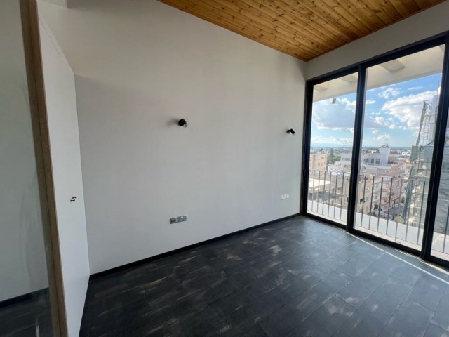 Geräumiges und luxuriöses 3+1-Penthouse mit 360-Grad-Stadtblick in der Region Yenişehir