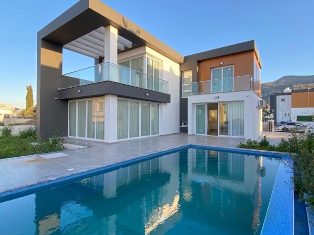 SUPER LUXURY NEW 4BEDROOM VILLA IN CATALKOY 5MINUTES DRIVE TO THE MAIN ROAD 