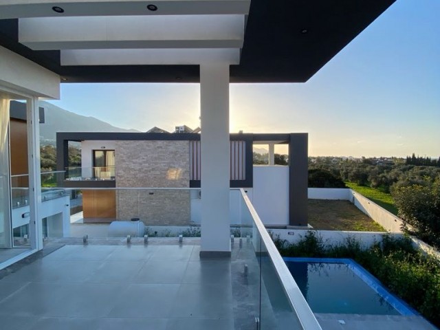 SUPER LUXURY NEW 4BEDROOM VILLA IN CATALKOY 5MINUTES DRIVE TO THE MAIN ROAD 